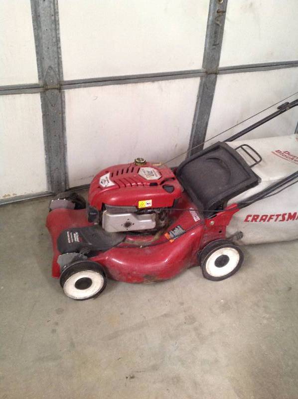 lot 83 image: Craftsman push mower 7HP