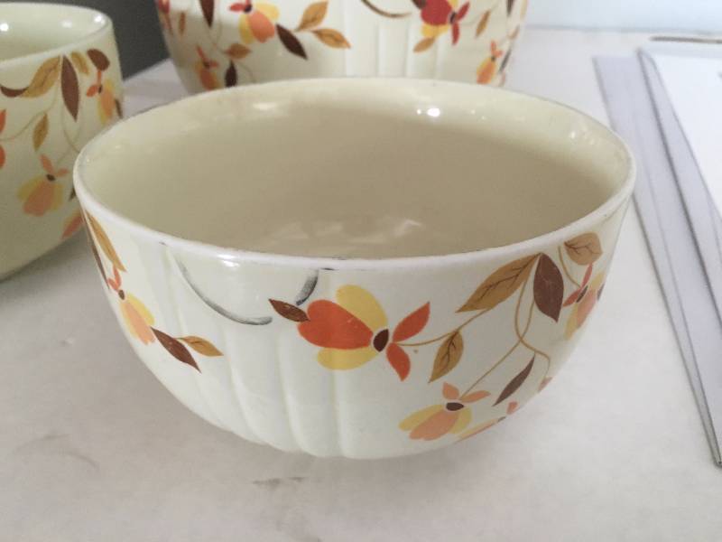 Halls Superior Jewel T Autumn Pattern Bowl Set