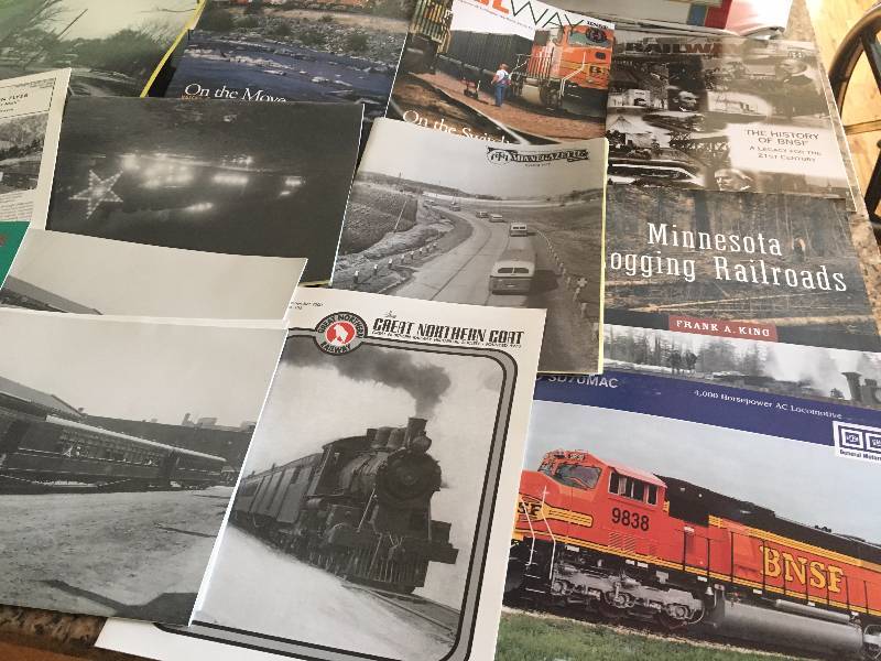 Train Rail Road Minnegazettes, Magazines & Calendars