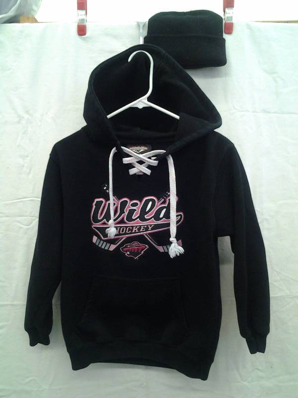 Mn Wild Hoodie With Black Beanie Youth Size Medium