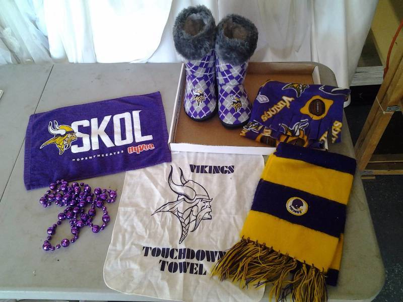 Mn Viking Slipper Boots Womens Size 56, Scarves, Beads, Souvenir Towels
