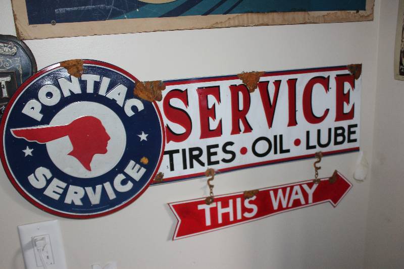 lot 25 image: Pontiac Service Metal Sign