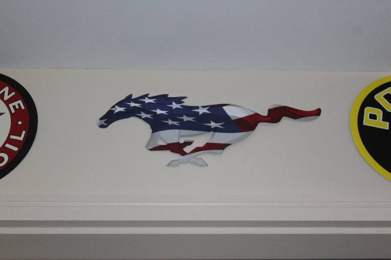 lot 37 image: American Mustang Metal Sign
