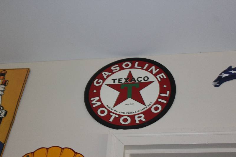 lot 38 image: Texaco Gasoline Motor Oil Metal Sign