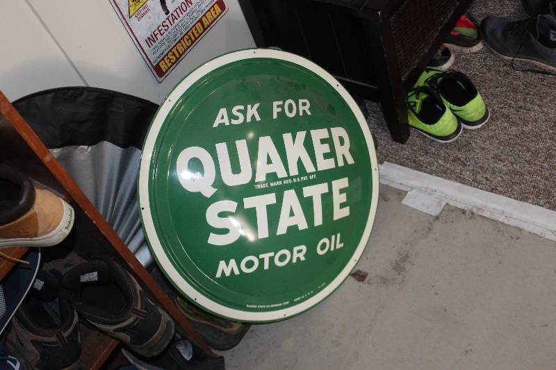 lot 62 image: Quaker State Motor Oil Metal Sign