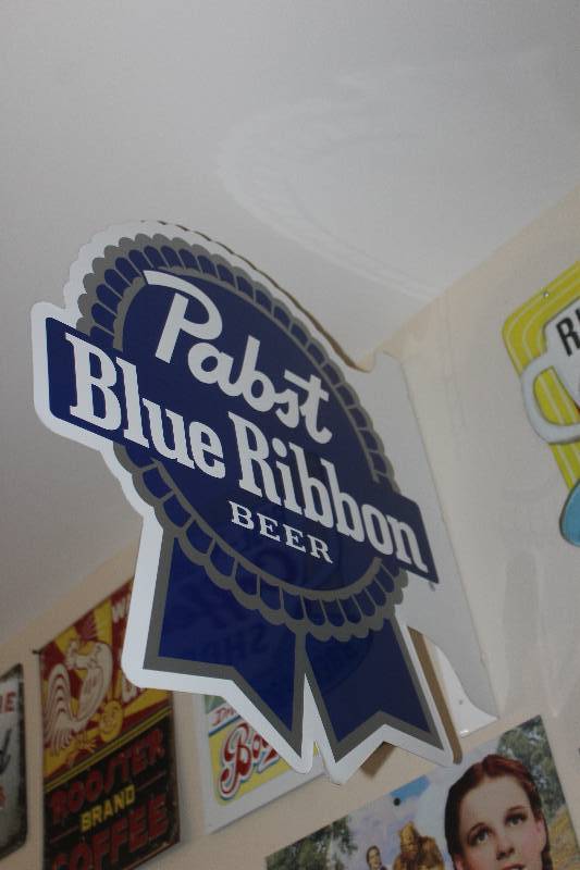 lot 81 image: Pabst Blue Ribbon Beer Metal Sign