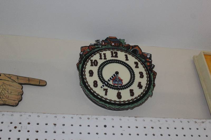 lot 109 image: Lionel Trains Wall Clock