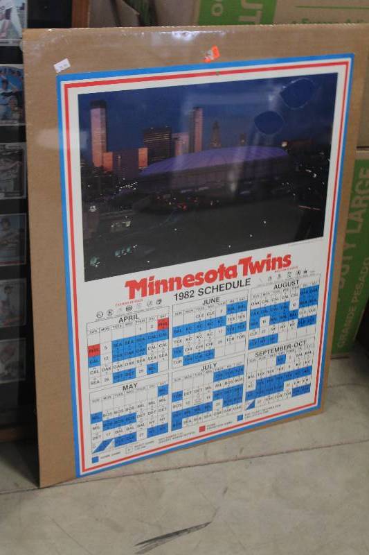 lot 199 image: Minnesota Twins 1982 Schedule Calendar