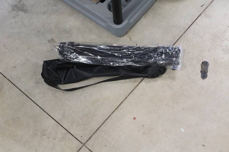 lot 220 image: Camera Tripod w Carry Bag
