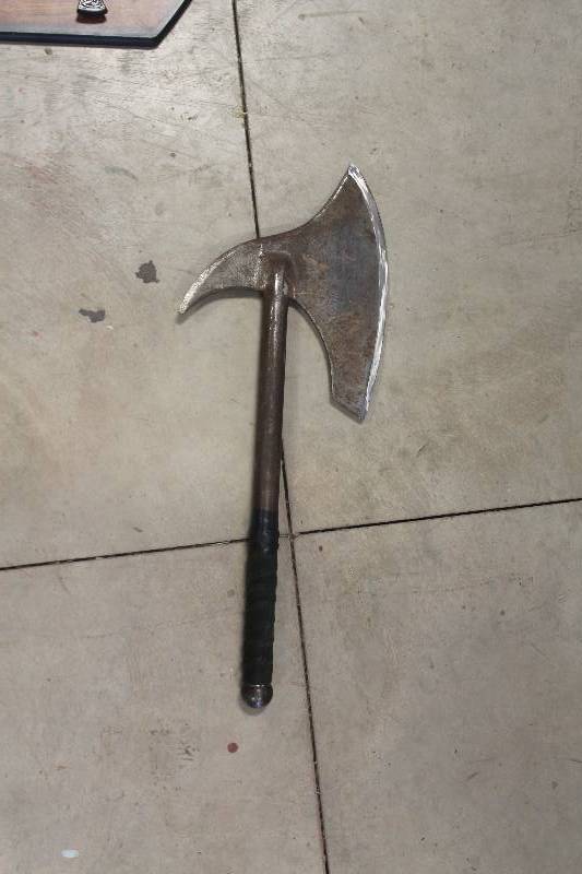 lot 257 image: Battle Axe