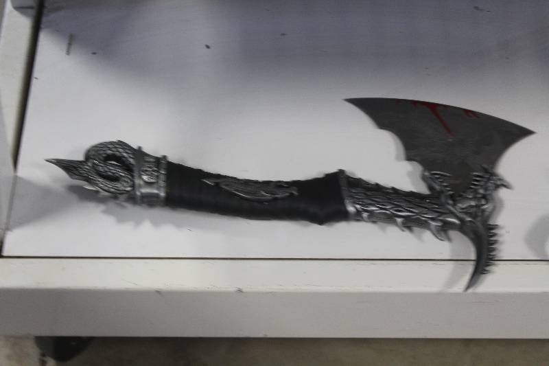 lot 261 image: Dragon Hatchet