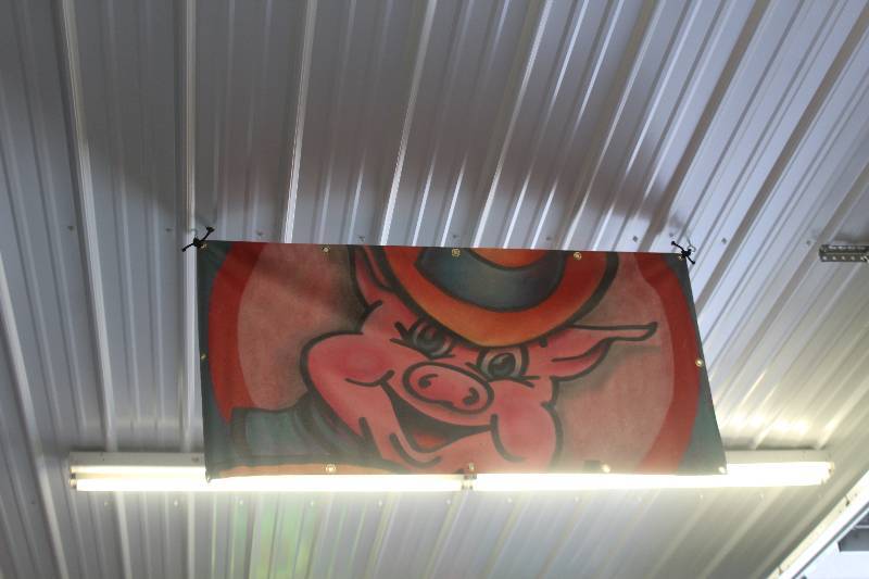 lot 286 image: Great Porkys Sign