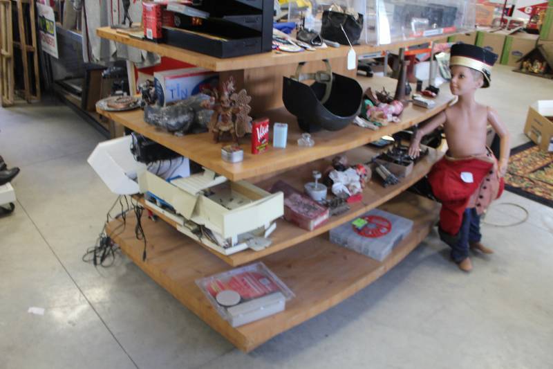 lot 270 image: Commercial 4-Shelf Wood Display Shelf