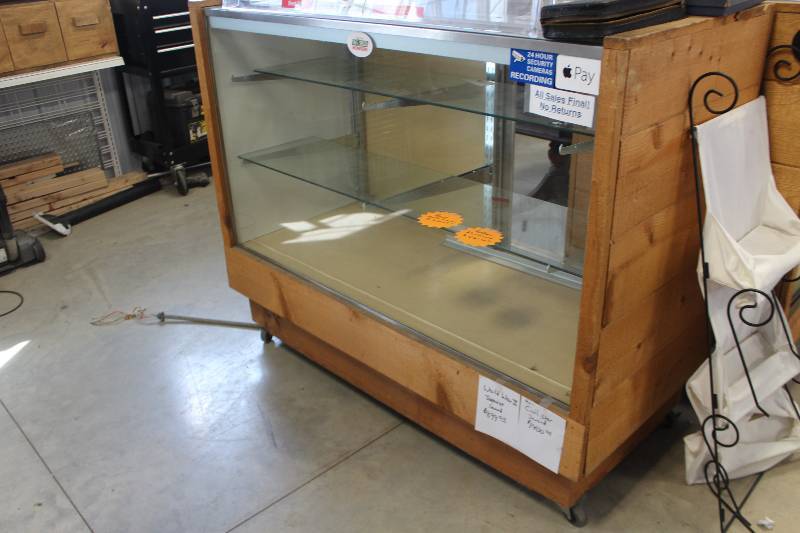 lot 269 image: Commercial Glass Top Glass Front 2-Glass Shelf Rolling Cabinet