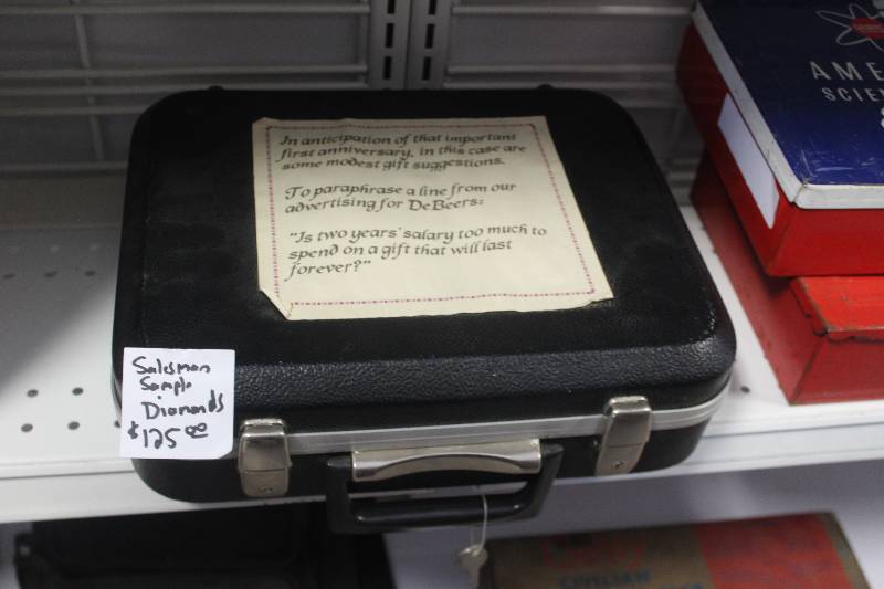 lot 236 image: Diamond Salesman Sample Case