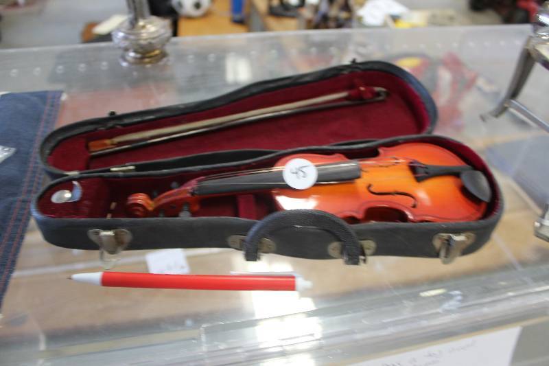 lot 295 image: Mini Violin w Case