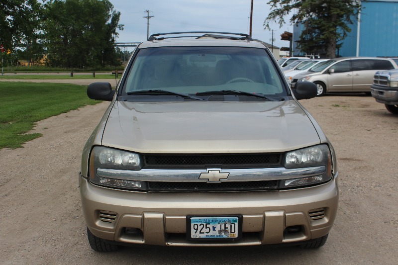 lot 1732 image: 2004 Chevrolet Trailblazer