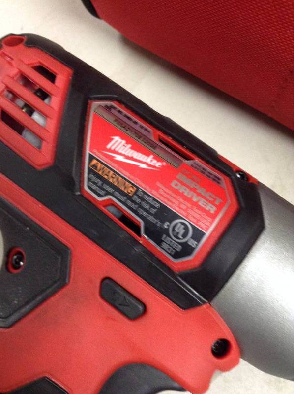 Milwaukee M12 Drill Driver and Impact Driver Kit in like new condition