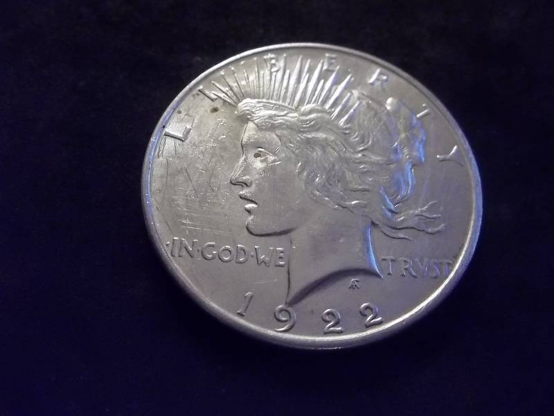 1922 D  Silver Peace Dollar