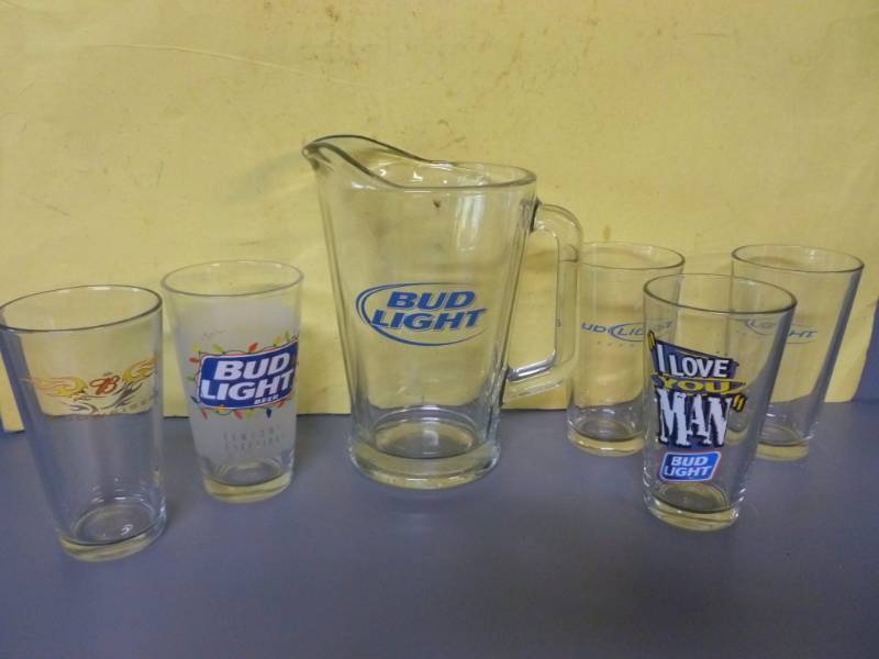 lot 12 image: Beer Collectible
