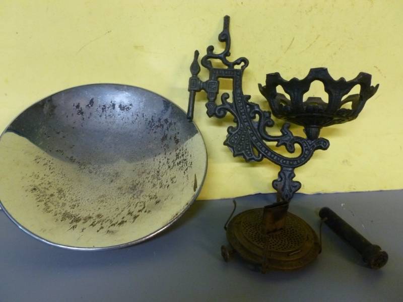 lot 19 image: Vintage Oil Lamp Parts