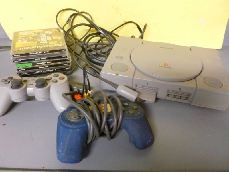 lot 20 image: Playstation Game Console