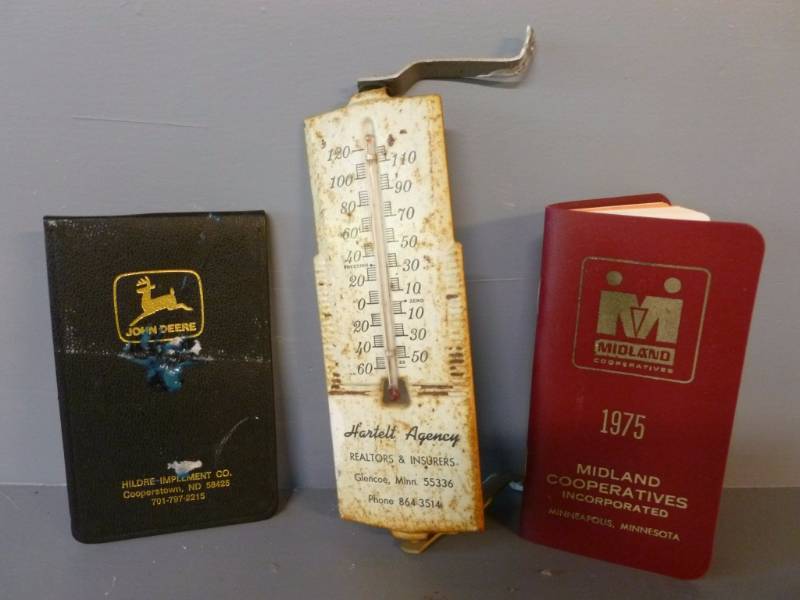 lot 30 image: Vintage Items