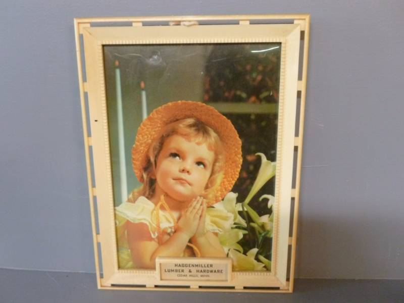 lot 31 image: Vintage Advertisement Picture