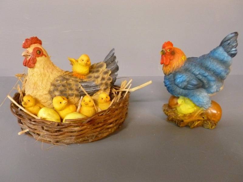 lot 45 image: Chicken Decoration