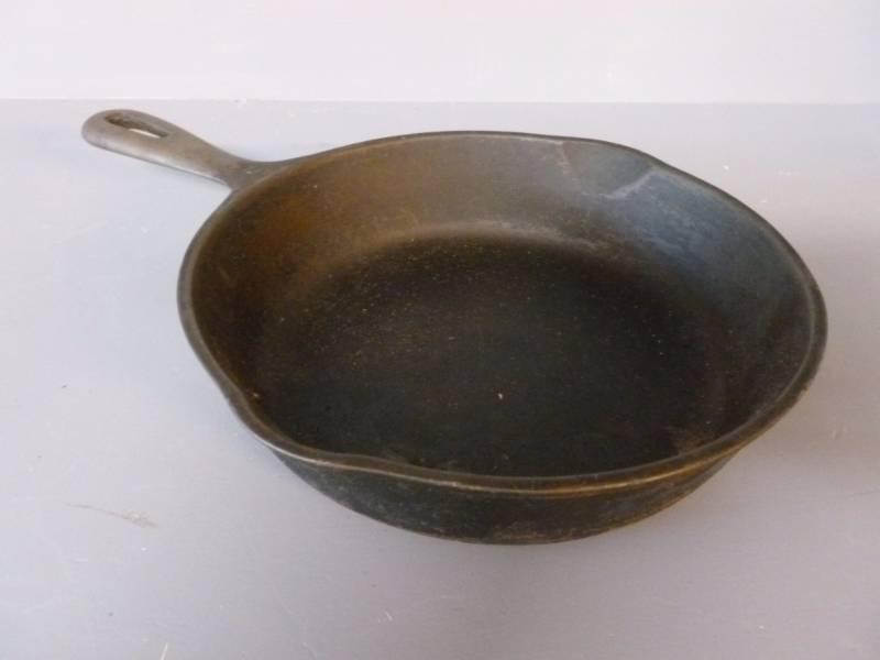 lot 75 image: Cast Iron Pan