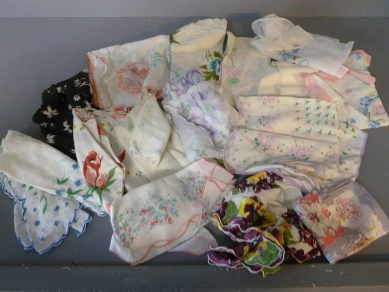 lot 81 image: Vintage Handkerchiefs