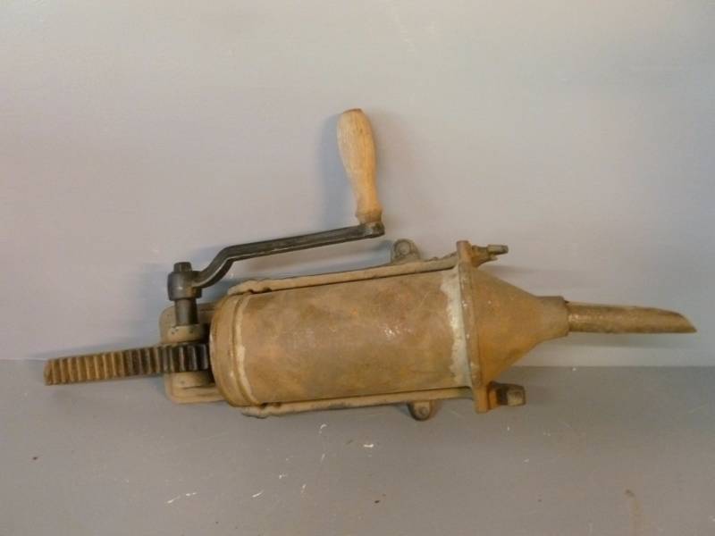 lot 100 image: Antique Sausage Stuffer