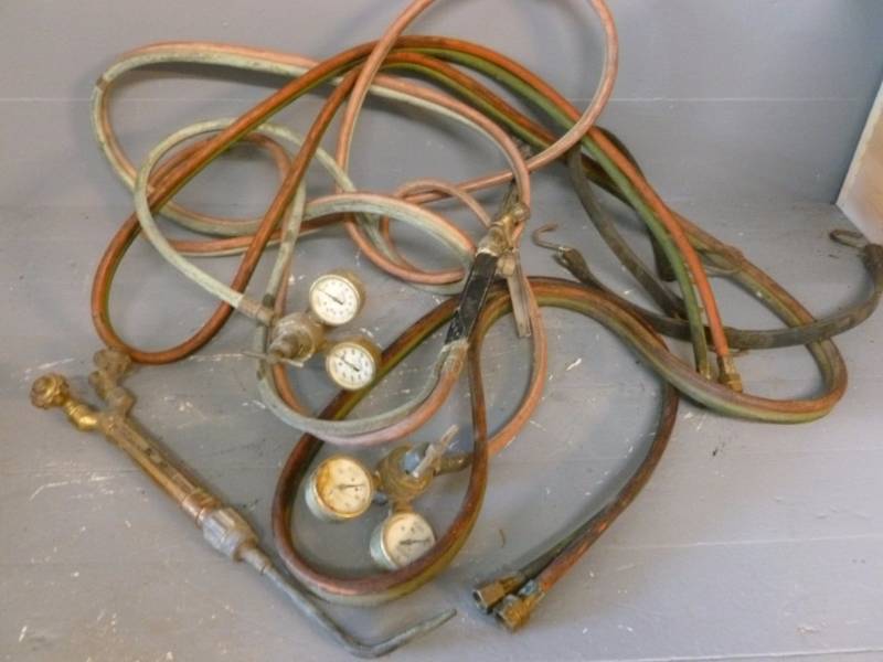 lot 110 image: Cutting Torch Set
