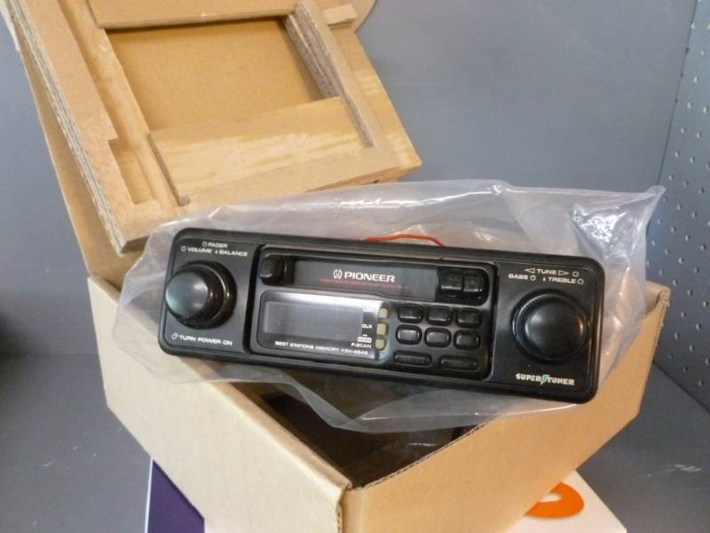 lot 107 image: Car Radio