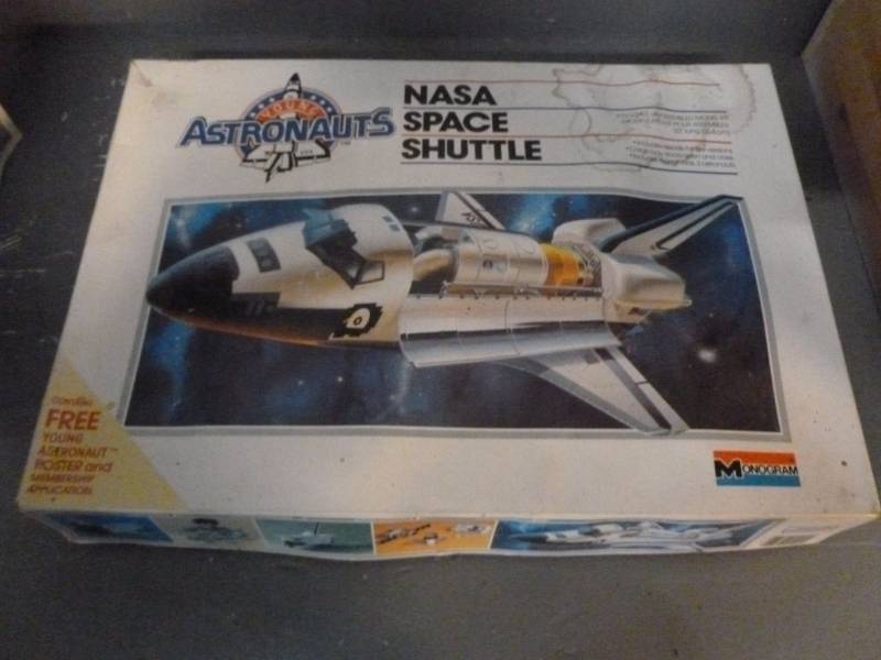 lot 120 image: Model Kit
