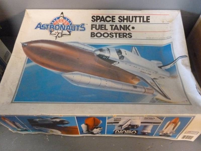 lot 122 image: Model Kit