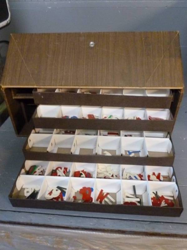 lot 125 image: Vintage Lettering Set
