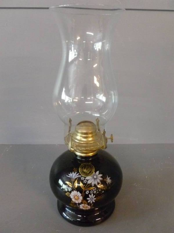 lot 150 image: Oil Lamp