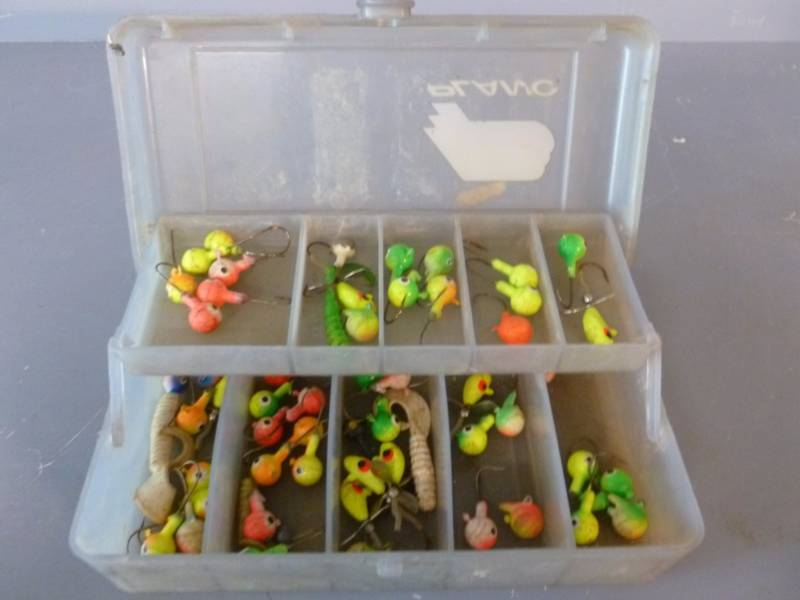 lot 165 image: Fishing Baits