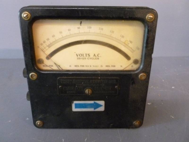 lot 177 image: Vintage Electronics