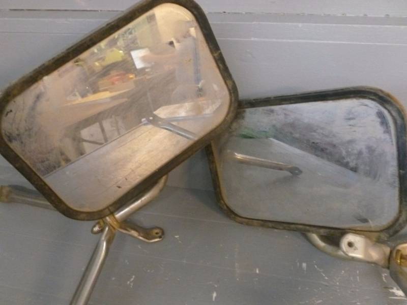 lot 191 image: Truck Mirrors