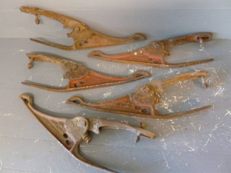 lot 192 image: Vintage Implement Items
