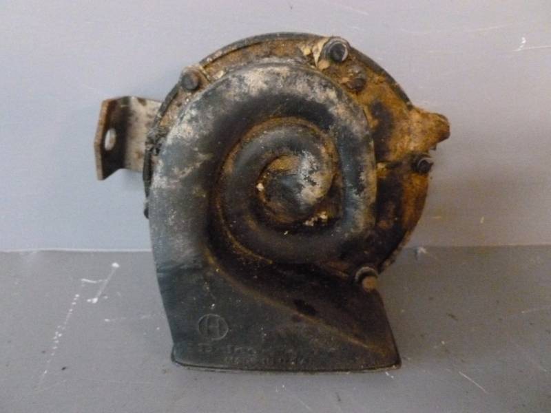 lot 219 image: Vintage Horn