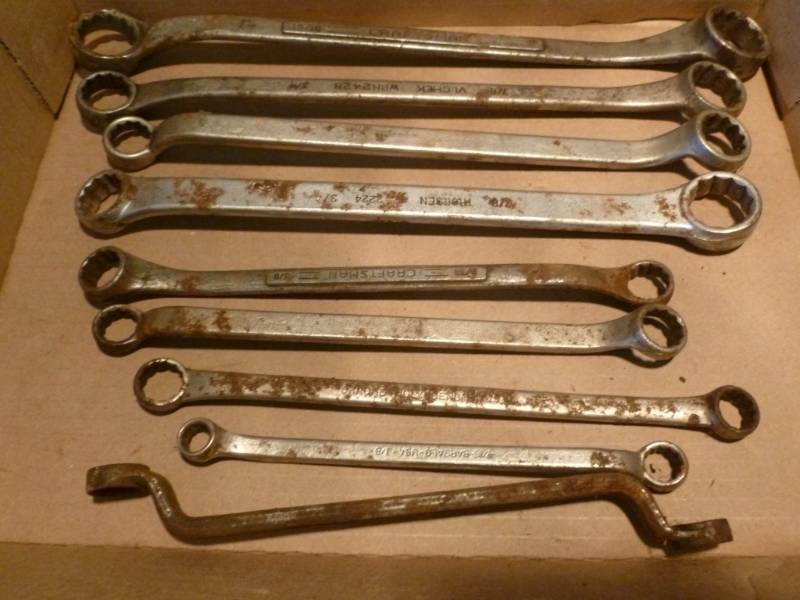 lot 221 image: Tools