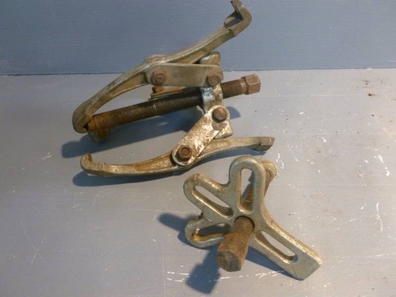 lot 234 image: Gear Puller