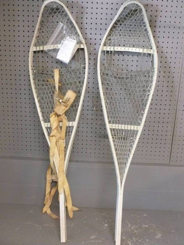 lot 302 image: Military Snowshoes