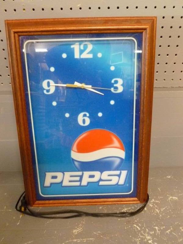 lot 306 image: Pepsi-Cola Clock