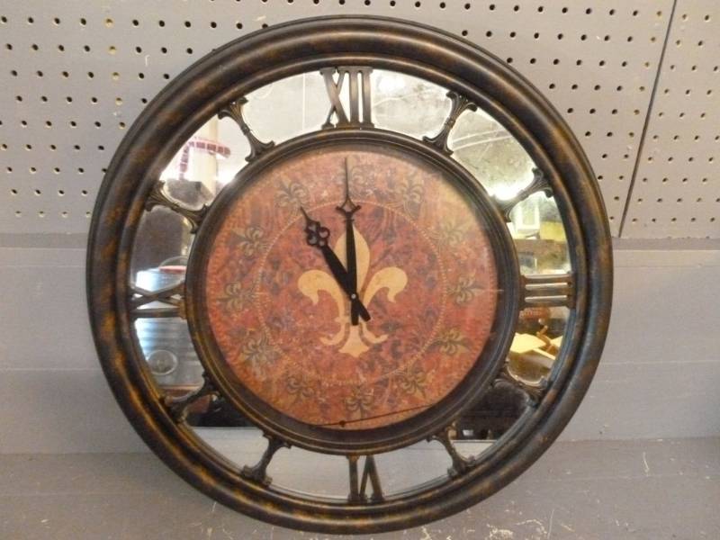 lot 307 image: Clock