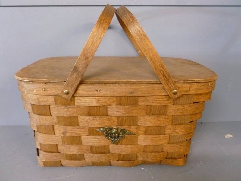 lot 309 image: Picnic Basket