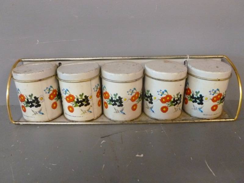lot 315 image: Vintage Kitchen